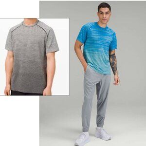 Lululemon Men's (Set of 2) Metal Vent Tech Short Sleeve V-Neck T-shirt 2.0 Sz S